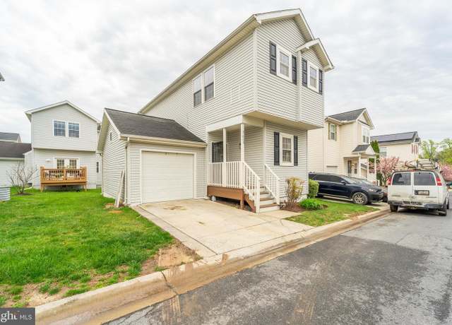 Property at 7609 Bluff Point Ln, Elkridge, MD 21075, 4 beds, 3.5 baths