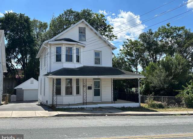 Property at 421 Washington St, Hagerstown, MD 21740, 3 beds, 2.5 baths