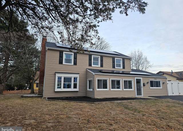 Property at 54 Shelbourne Ln, Willingboro, NJ 08046, 3 beds, 2.5 baths