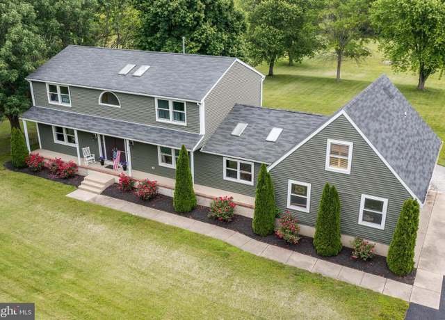 Property at 23 Meadow Dr, Southampton, NJ 08088, 4 beds, 3 baths