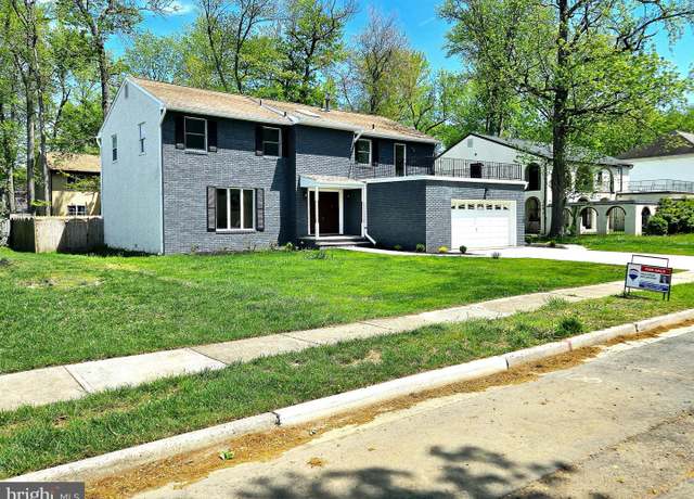 Property at 2 Clark Dr, Cherry Hill, NJ 08034, 4 beds, 2.5 baths