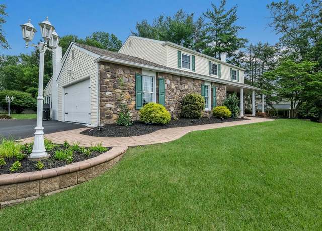 Property at 20 Green Valley Dr, Southampton, PA 18966, 4 beds, 2.5 baths