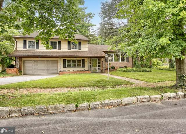 Property at 10 E Ridge St, Carlisle, PA 17013, 3 beds, 3 baths