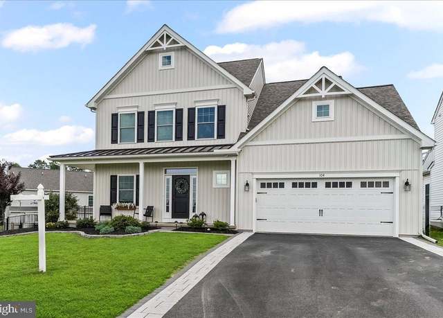 Property at 104 Flintwood Dr, Oxford, PA 19363, 4 beds, 2.5 baths