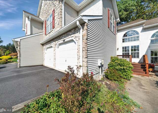 Property at 1015 Adams Way, West Chester, PA 19382, 3 beds, 2.5 baths