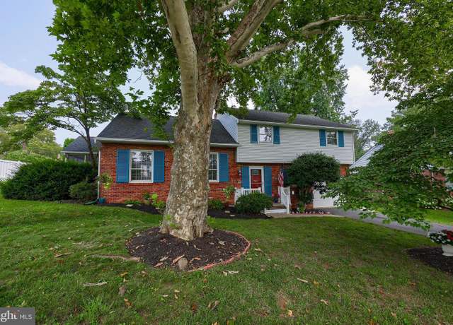 Property at 1403 Carlton Dr, Lancaster, PA 17601, 5 beds, 2.5 baths