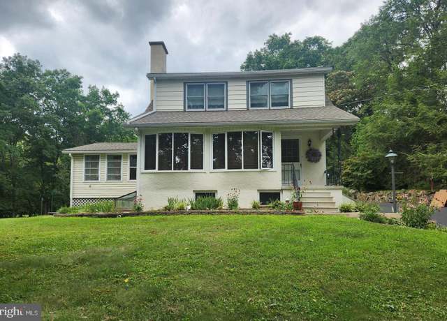 Property at 14 Spring Mount Rd, Schwenksville, PA 19473, 3 beds, 1.5 baths
