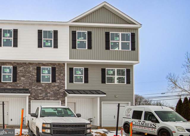 Property at 7 Landing Pl #7, York, PA 17408, 3 beds, 2.5 baths