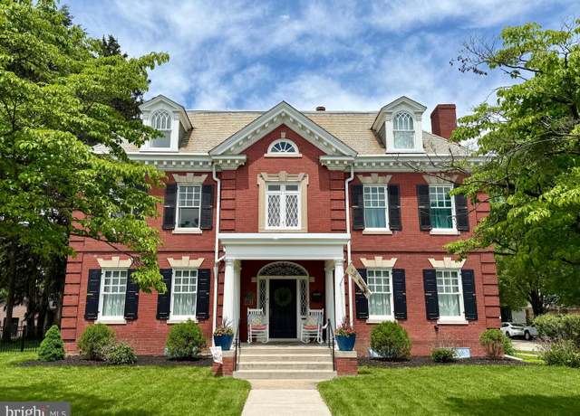 Property at 49 E Springettsbury Ave, York, PA 17403, 6 beds, 3.5 baths