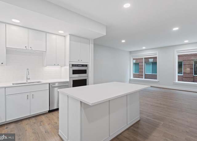 Property at 635 Slaters Ln #109, Alexandria, VA 22314, 2 beds, 2 baths