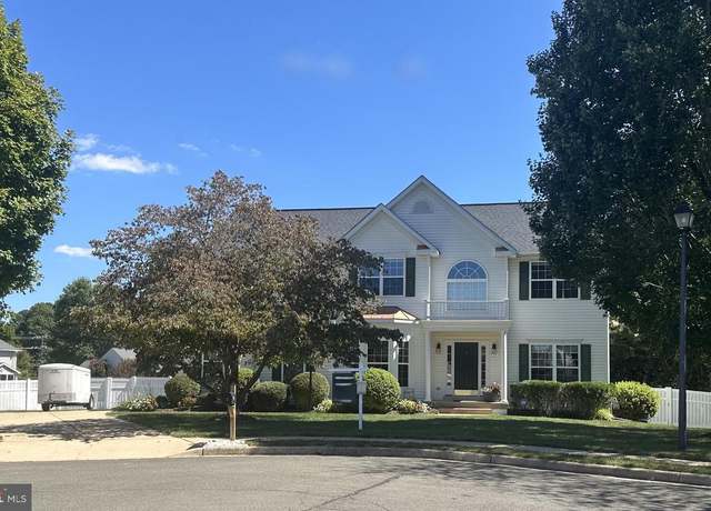 Property at 364 Equestrian Rd, Warrenton, VA 20186, 4 beds, 2.5 baths