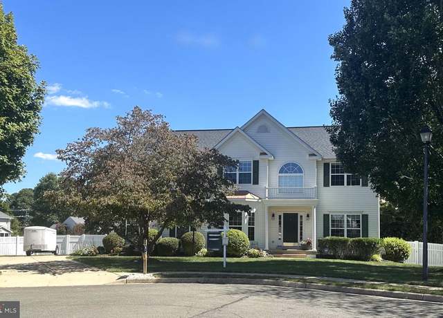 Property at 364 Equestrian Rd, Warrenton, VA 20186, 4 beds, 2.5 baths