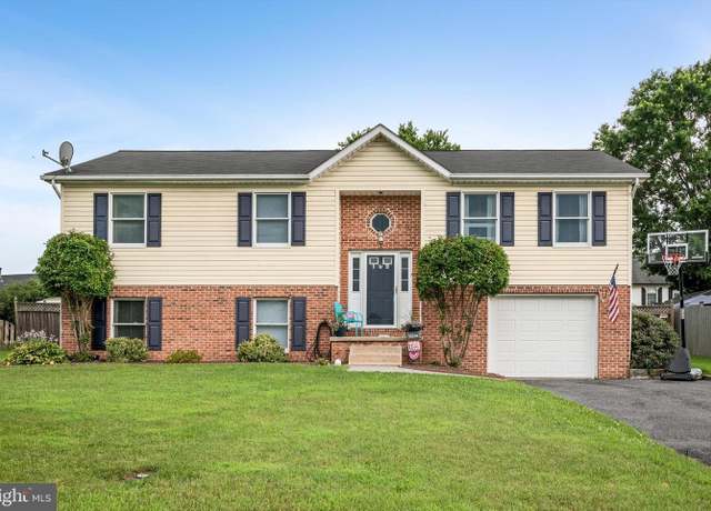 Property at 102 Hammer Ct, Stephens City, VA 22655, 4 beds, 3 baths