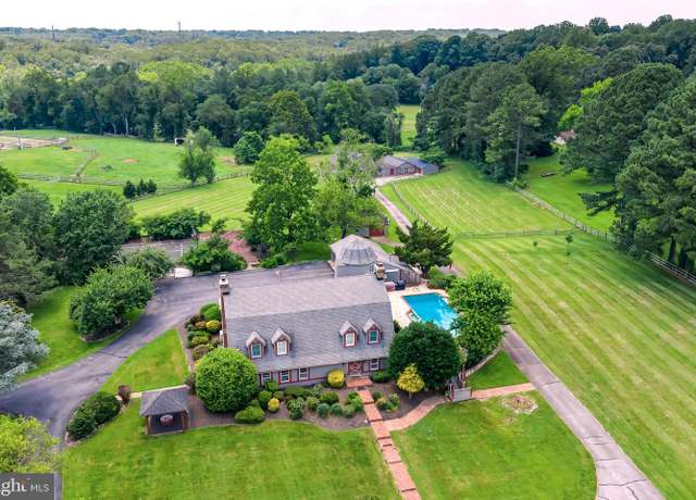 Property at 7700 Manor House Dr, Fairfax Station, VA 22039, 5 beds, 5.5 baths