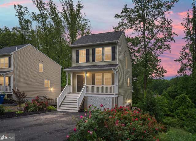 Property at 1196 Holly St, Fredericksburg, VA 22405, 3 beds, 2.5 baths