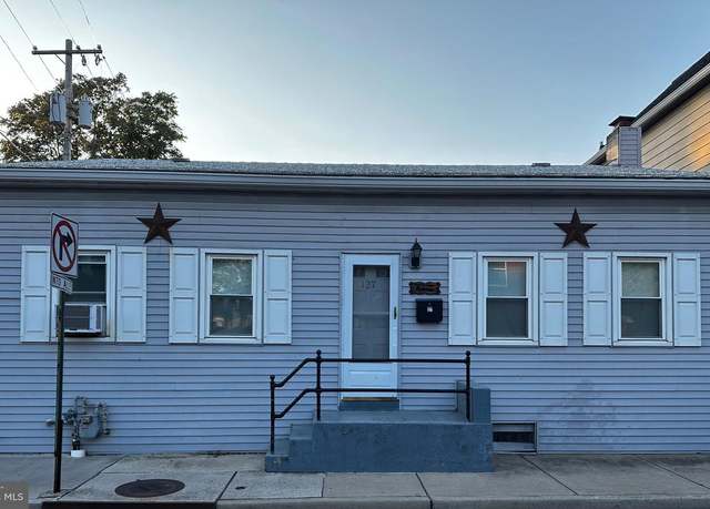 Property at 127 N Mulberry St, Hagerstown, MD 21740, 2 beds, 1 bath