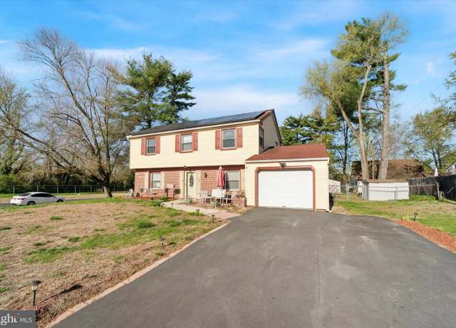 Property at 164 Somerset Dr, Willingboro, NJ 08046, 3 beds, 2.5 baths