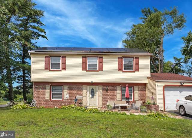 Property at 164 Somerset Dr, Willingboro, NJ 08046, 3 beds, 2.5 baths