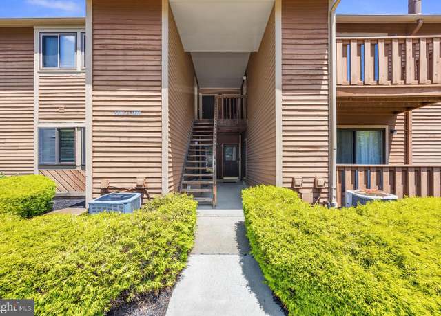 Property at 1813 Woodhollow Dr, Marlton, NJ 08053, 1 bed, 1 bath