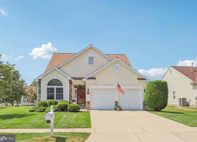 Property at 12 Ridgway Dr, Bordentown, NJ 08505, 3 beds, 3 baths