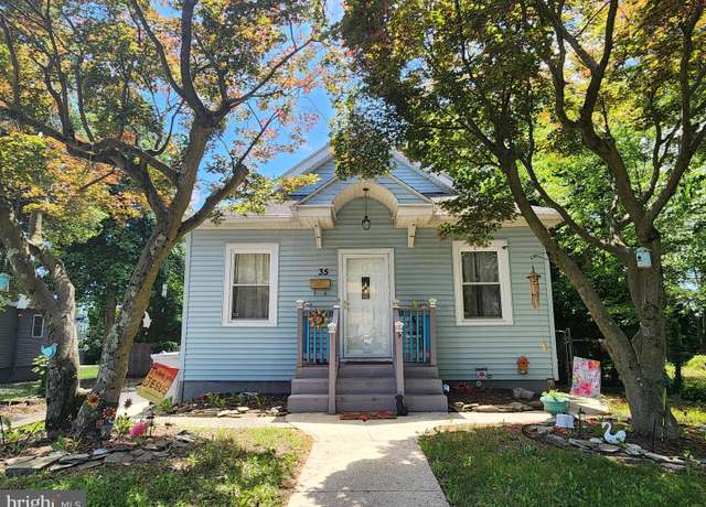 Property at 35 W Montrose St, Vineland, NJ 08360, 2 beds, 1 bath