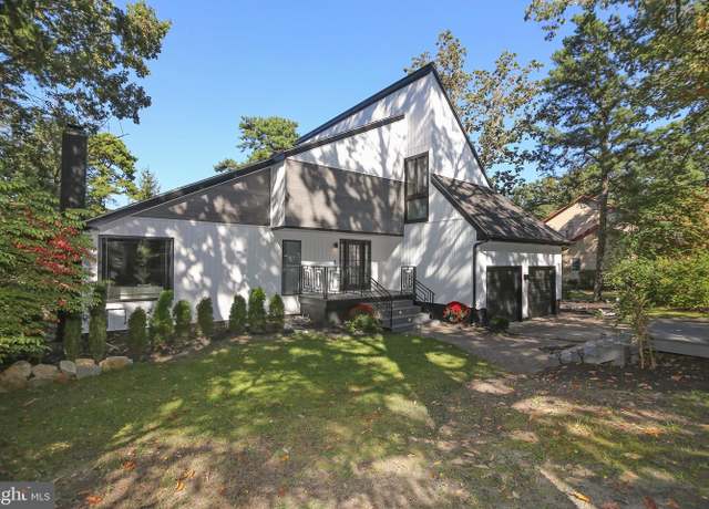 Property at 8 Chipley Run, Voorhees, NJ 08043, 4 beds, 3.5 baths