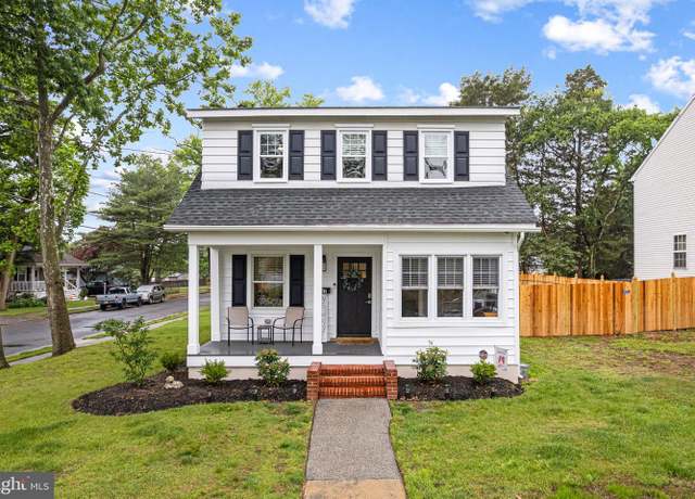 Property at 401 Woodland Ave, Glendora, NJ 08029, 3 beds, 1.5 baths