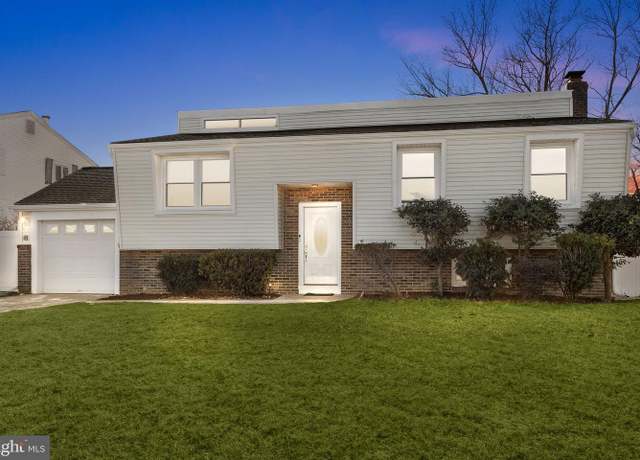Property at 17 Capella, Turnersville, NJ 08012, 4 beds, 1.5 baths