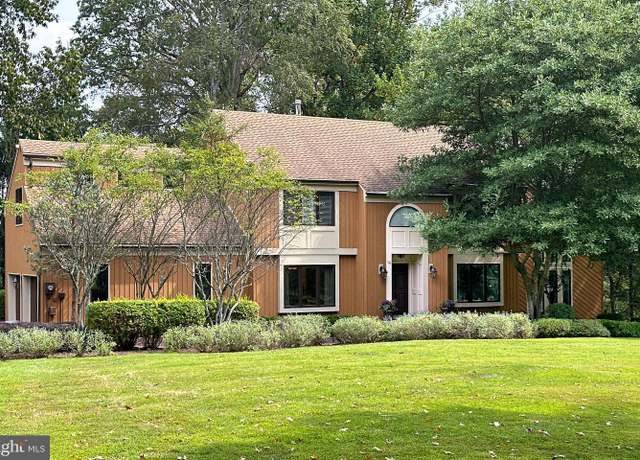 Property at 14 Copper Penny Rd, Flemington, NJ 08822, 4 beds, 2.5 baths