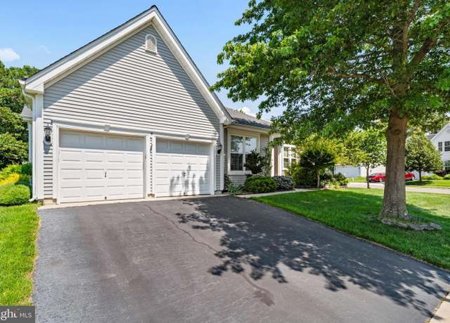 Property at 11 Jumping Brook Ln, Barnegat, NJ 08005, 2 beds, 2 baths