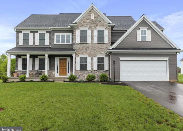 Property at 102 Berkshire Dr, Carlisle, PA 17015, 4 beds, 2.5 baths
