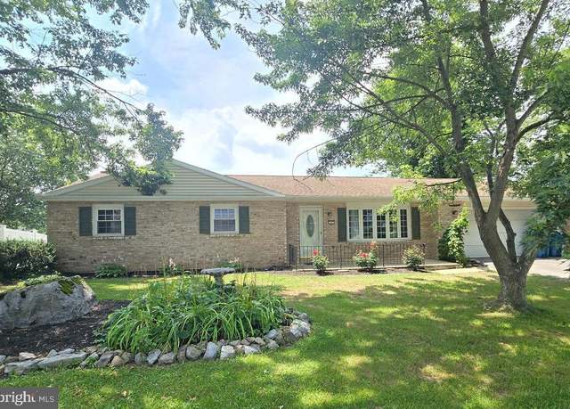Property at 17 Jane Ln, Carlisle, PA 17013, 3 beds, 2 baths