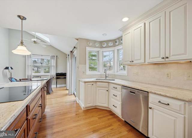 Property at 665 Heatherton Ln, West Chester, PA 19380, 4 beds, 3.5 baths