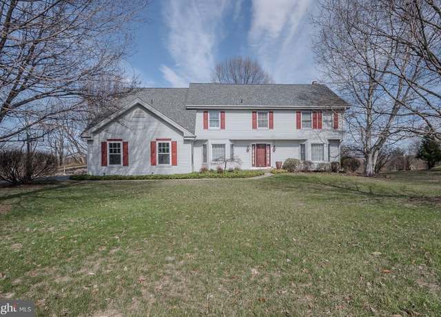 Property at 4 Sullivan Chase Dr, Avondale, PA 19311, 4 beds, 2.5 baths