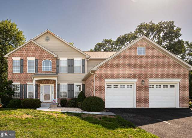 Property at 732 Slate Hill Dr, Oxford, PA 19363, 4 beds, 2.5 baths