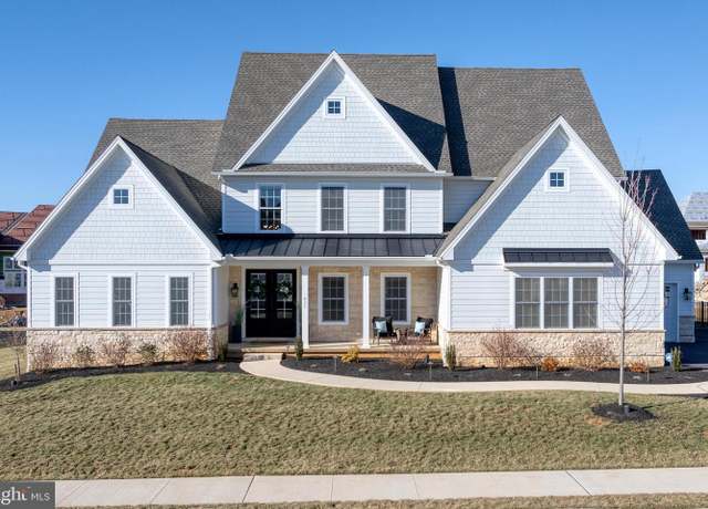 Property at 425 Southampton Dr, Lititz, PA 17543, 4 beds, 4 baths