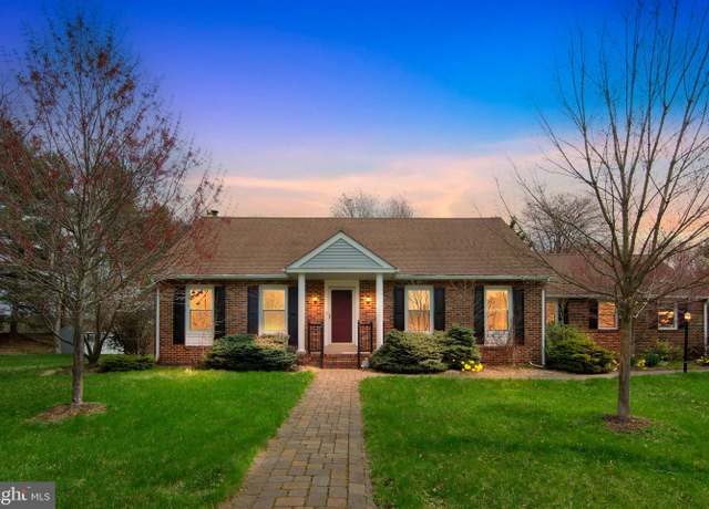 Property at 126 Crestwood Dr, Lansdale, PA 19446, 4 beds, 2 baths
