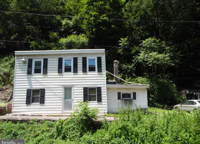 Property at 966 S Centre St, Pottsville, PA 17901, 3 beds, 1 bath