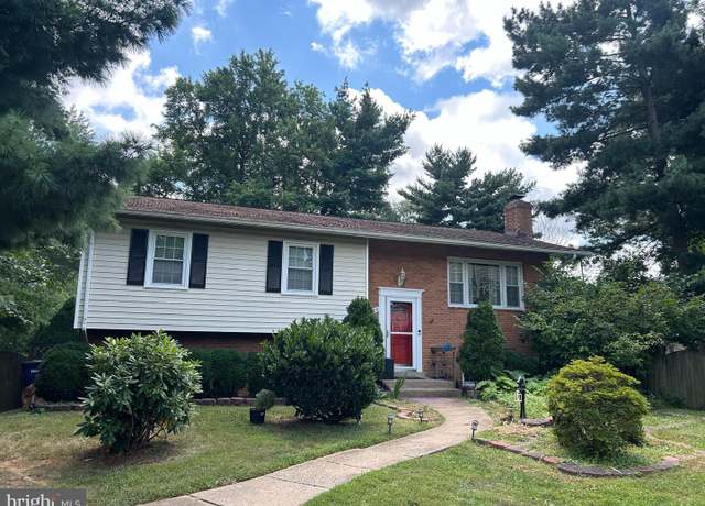 Property at 838 Colvin Ct, Herndon, VA 20170, 5 beds, 3.5 baths
