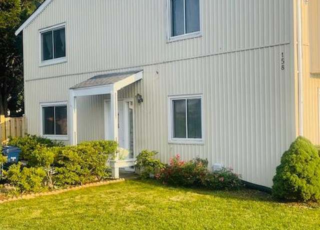 Property at 158 N Cottage Rd, Sterling, VA 20164, 4 beds, 2.5 baths