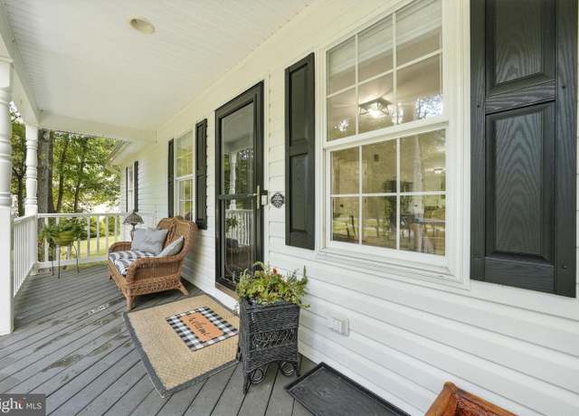 Property at 7 Hollywood Ave, Stafford, VA 22554, 5 beds, 3 baths