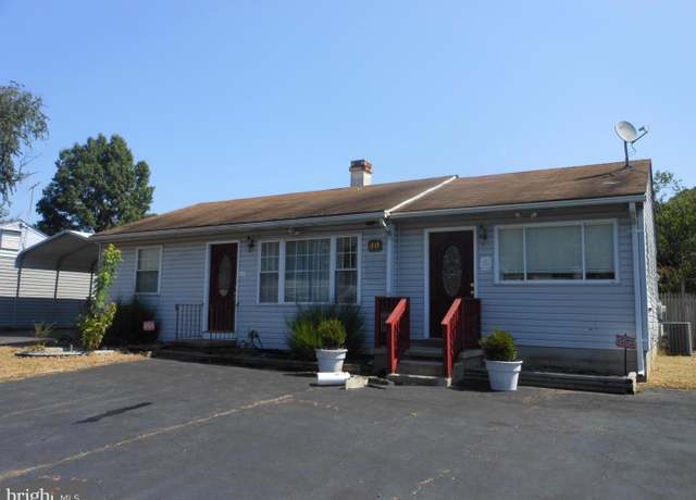 Property at 40 Oak Ct, Annapolis, MD 21401, 2 beds, 2 baths