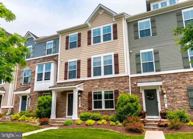Property at 627 Potomac View Pkwy, Brunswick, MD 21716, 4 beds, 3 baths