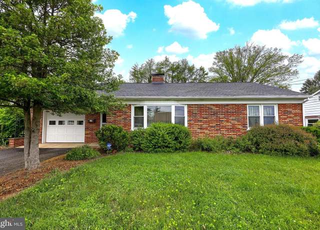 Property at 1919 Wilson Ave, Lancaster, PA 17603, 2 beds, 1.5 baths