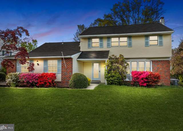 Property at 220 Mimosa Ln, Hatboro, PA 19040, 4 beds, 2.5 baths