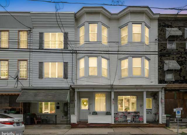 Property at 633 E Mahanoy St, Mahanoy City, PA 17948, 5 beds, 1.5 baths