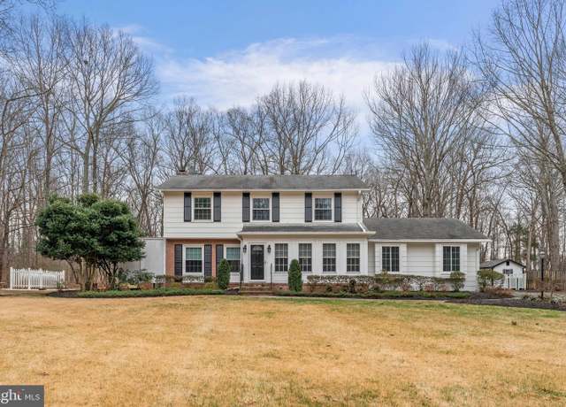 Property at 4601 Weston Rd, Warrenton, VA 20187, 5 beds, 3.5 baths