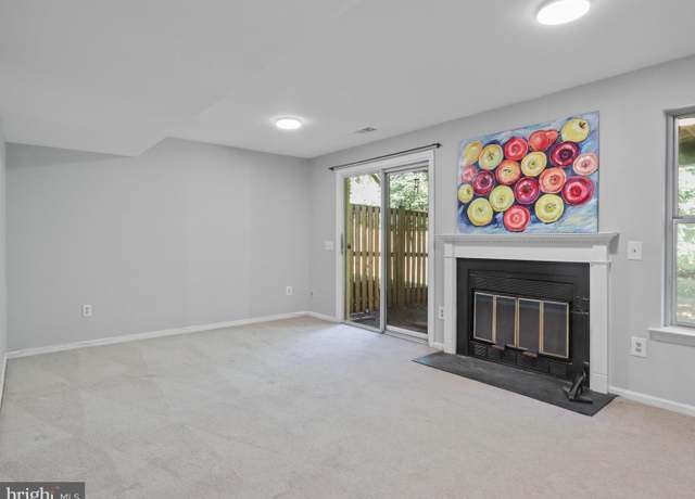 Property at 3256 Tayloe Ct, Herndon, VA 20171, 2 beds, 3 baths