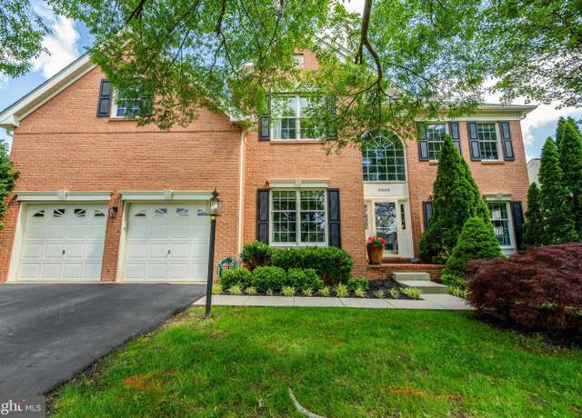 Property at 43058 Olive Tree Ln, Chantilly, VA 20152, 4 beds, 3.5 baths