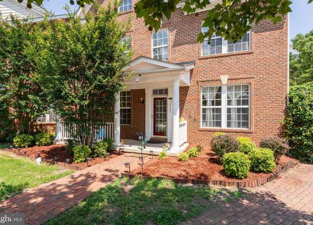 Property at 13765 Fleet St, Woodbridge, VA 22191, 4 beds, 3.5 baths
